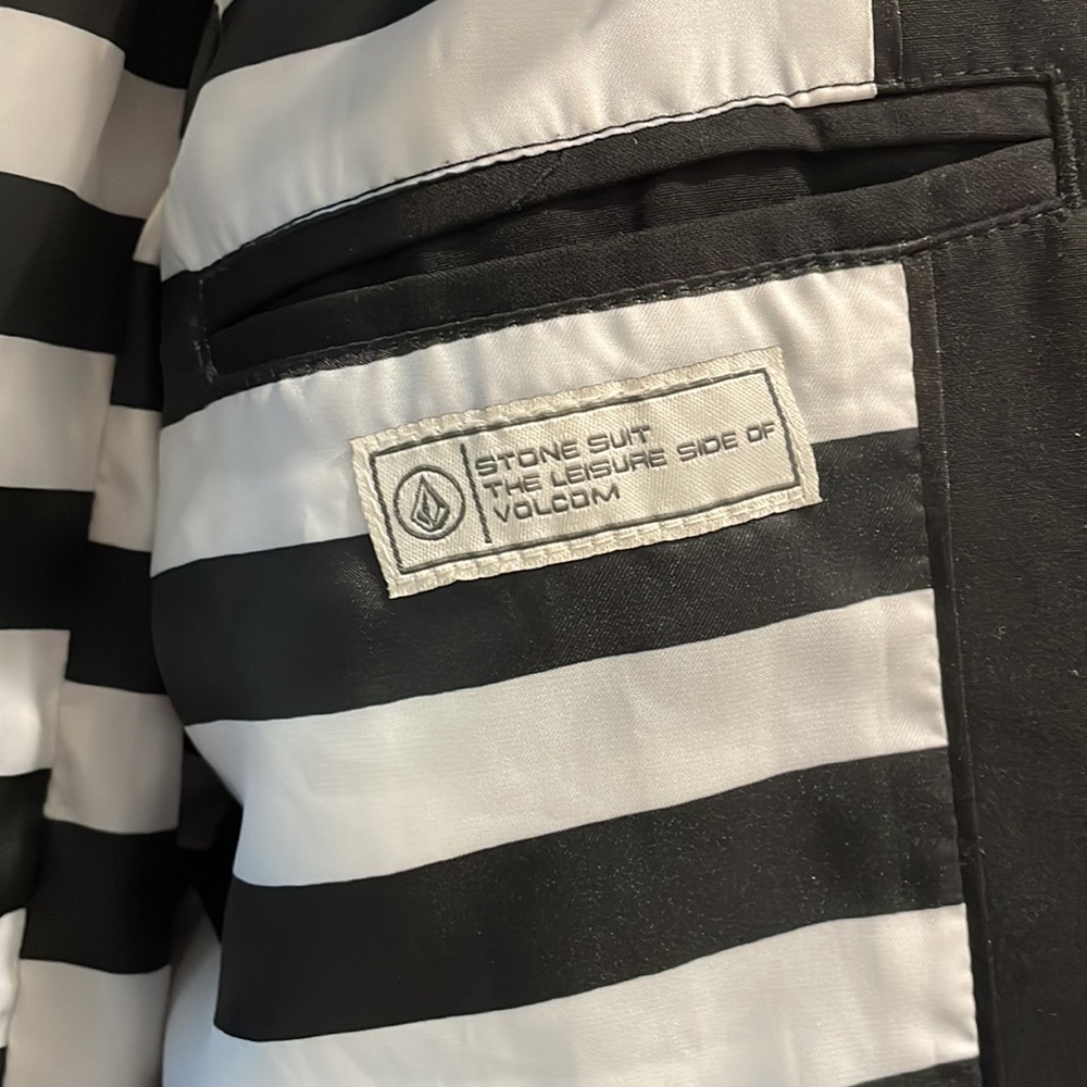 Volcom Blazer (Size Medium) - Picture 5 of 6